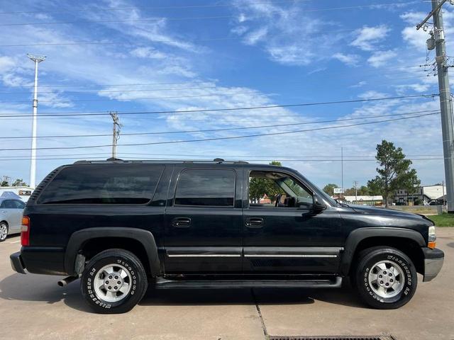 Photo of 2002 Onyx Black Chevrolet Suburban