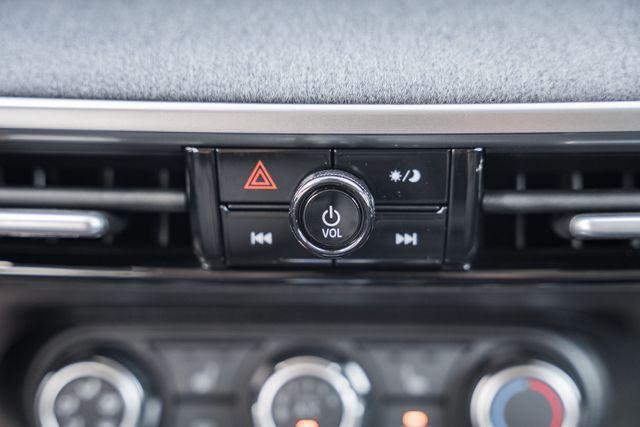 Photo of 2025 Aspen White Tricoat Nissan Kicks