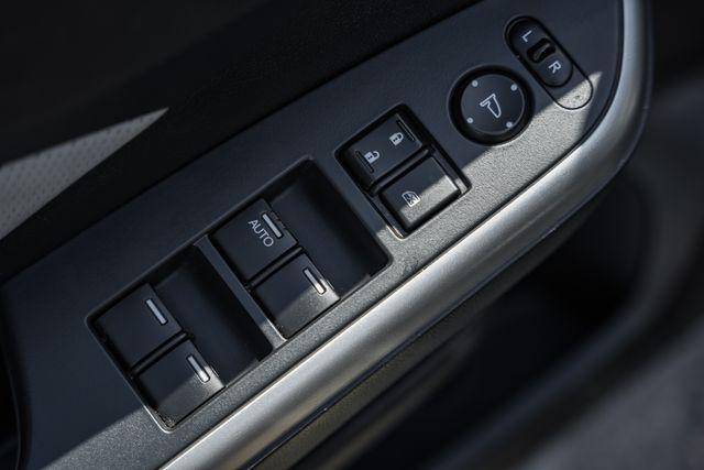 Photo of 2016 Gray Honda CR-V