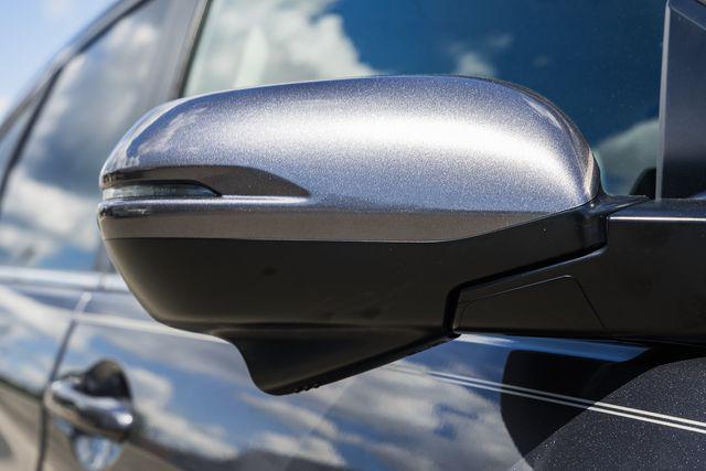 Photo of 2016 Gray Honda CR-V