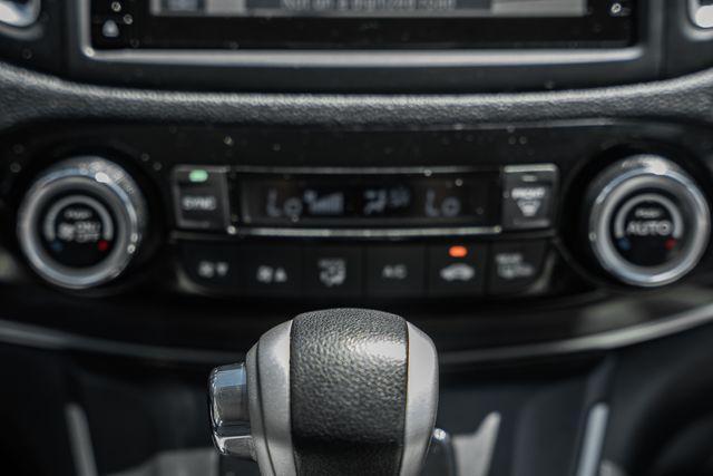 Photo of 2016 Gray Honda CR-V