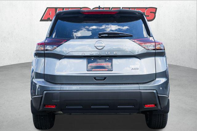 Photo of 2025 Gun Metallic Nissan Rogue