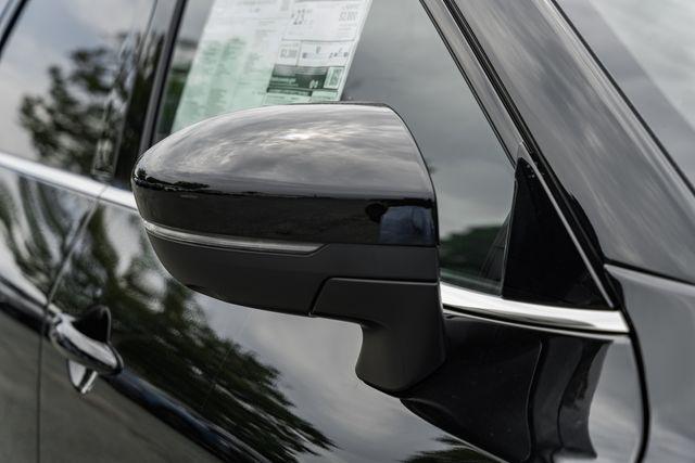 Photo of 2025 Super Black Nissan Pathfinder