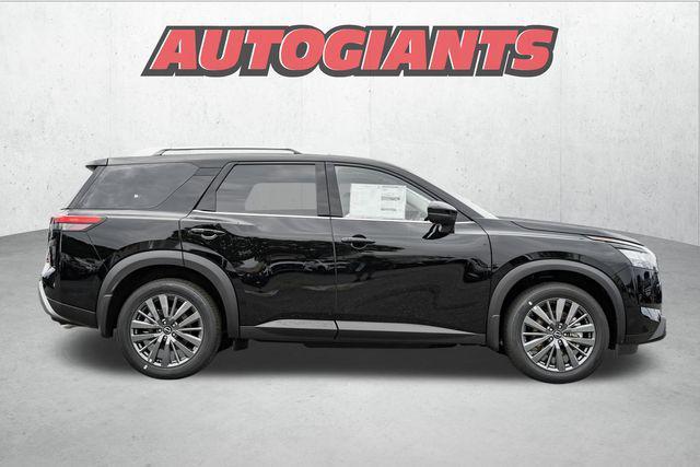 Photo of 2025 Super Black Nissan Pathfinder