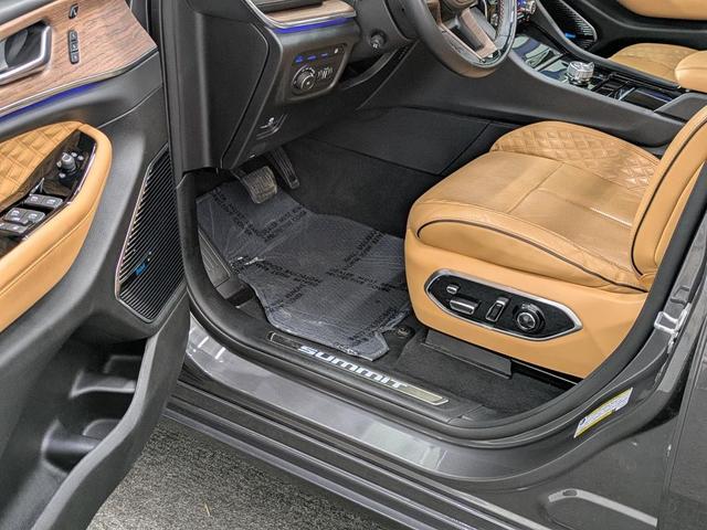 Photo of 2022 Baltic Gray Metallic Clearcoat Jeep Grand Cherokee 4xe