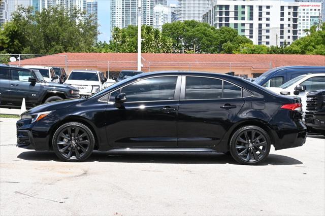 Photo of 2023 Midnight Black Metallic Toyota Corolla