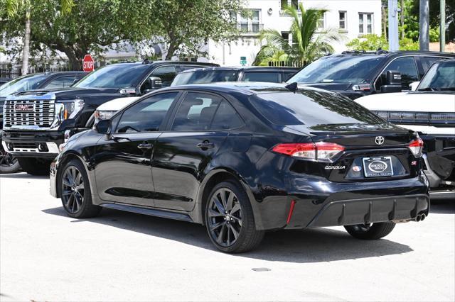 Photo of 2023 Midnight Black Metallic Toyota Corolla
