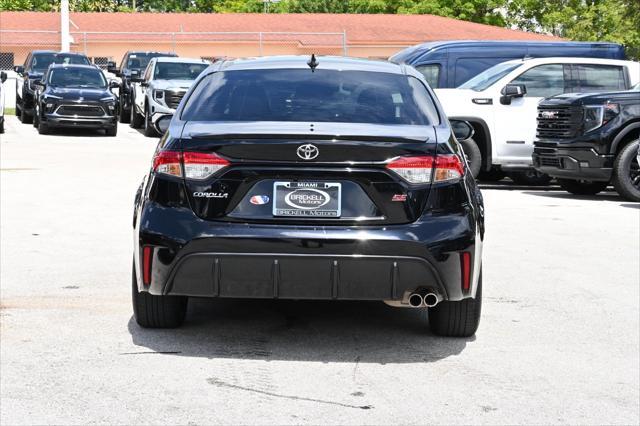 Photo of 2023 Midnight Black Metallic Toyota Corolla