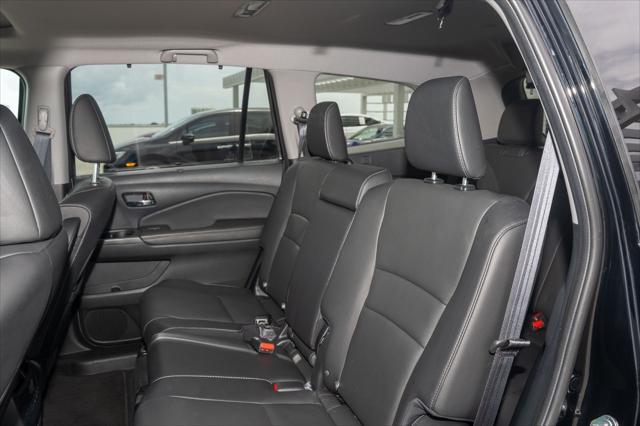 Photo of 2022 Crystal Black Pearl Honda Pilot