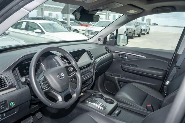 Photo of 2022 Crystal Black Pearl Honda Pilot