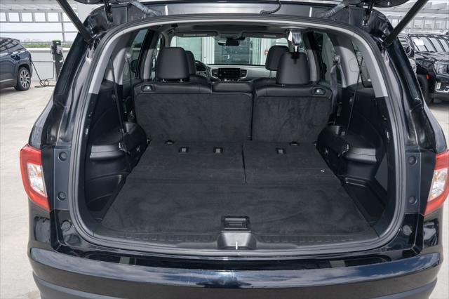 Photo of 2022 Crystal Black Pearl Honda Pilot