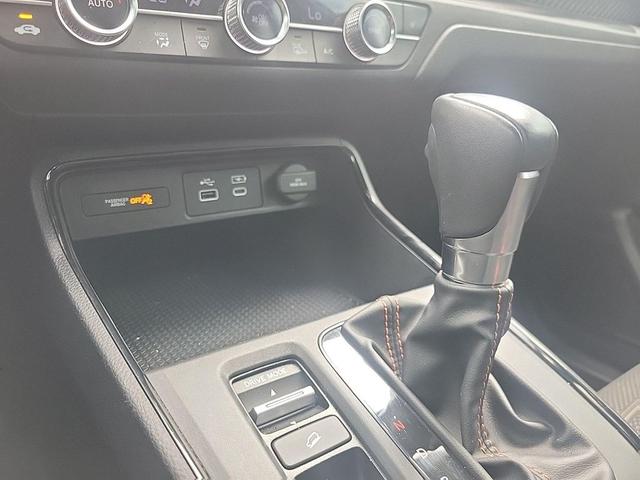 Photo of 2023 Lunar Silver Metallic Honda CR-V Hybrid