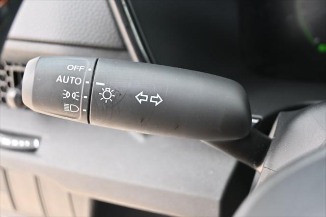 Photo of 2023 Platinum White Pearl Honda CR-V Hybrid