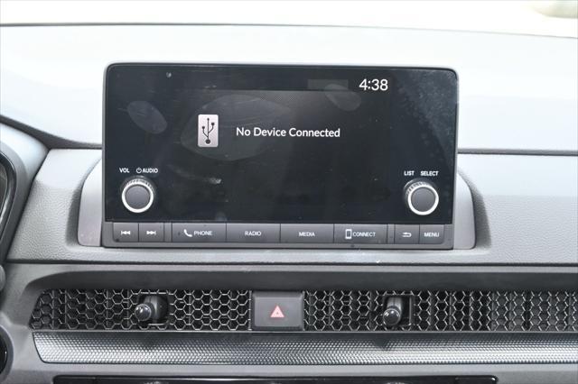 Photo of 2023 Platinum White Pearl Honda CR-V Hybrid