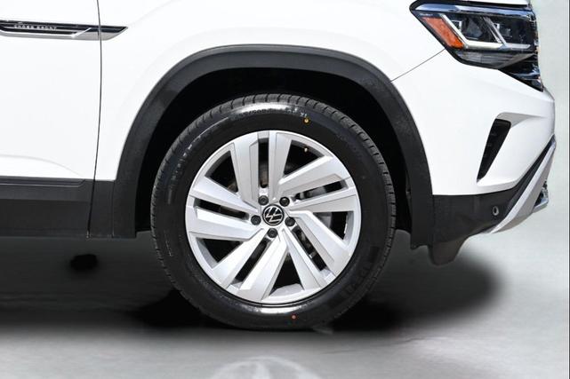 Photo of 2022 Pure White Volkswagen Atlas Cross Sport