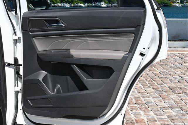 Photo of 2022 Pure White Volkswagen Atlas Cross Sport