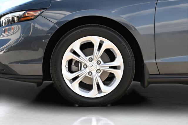 Photo of 2025 Meteorite Gray Metallic Honda Accord