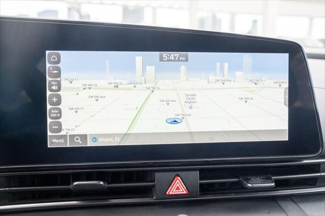 Photo of 2023 Ceramic White Hyundai ELANTRA