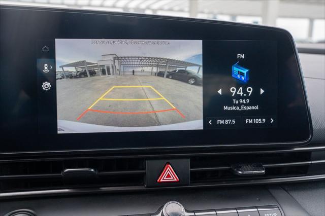 Photo of 2023 Ceramic White Hyundai ELANTRA
