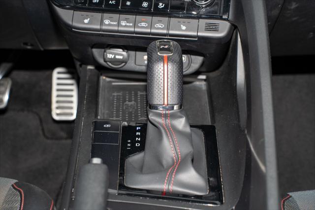 Photo of 2023 Ceramic White Hyundai ELANTRA