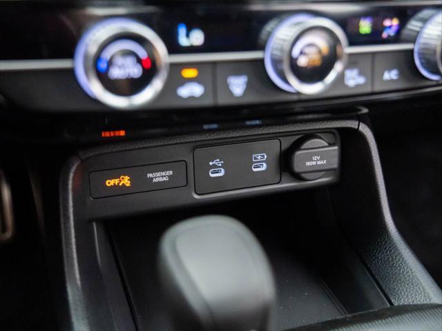 Photo of 2025 Platinum White Pearl Honda Civic