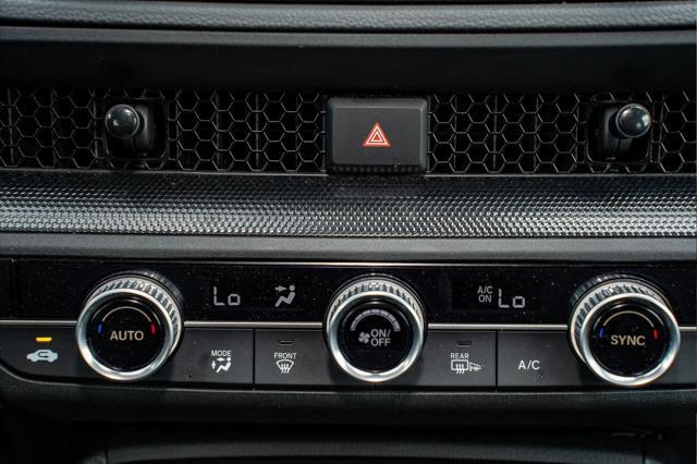 Photo of 2024 Platinum White Pearl Honda CR-V Hybrid