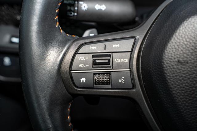 Photo of 2024 Platinum White Pearl Honda CR-V Hybrid