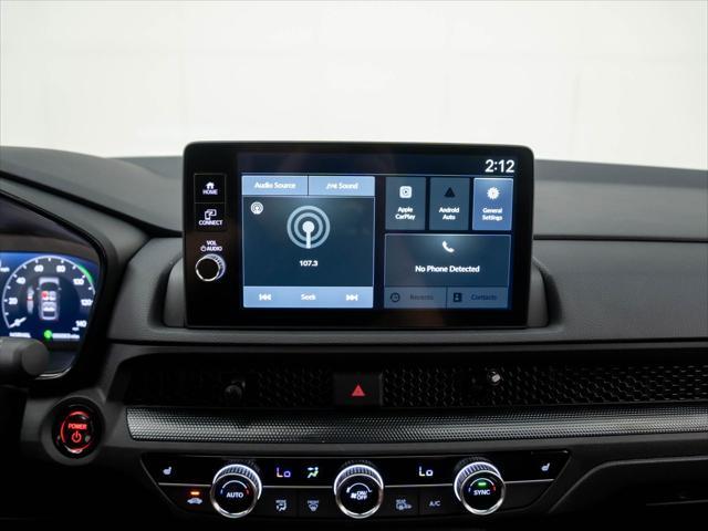 Photo of 2025 Platinum White Pearl Honda CR-V Hybrid