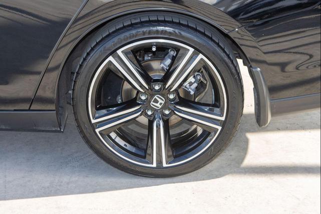 Photo of 2025 Crystal Black Pearl Honda Accord Hybrid