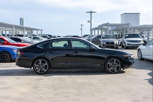 Photo of 2025 Crystal Black Pearl Honda Accord Hybrid