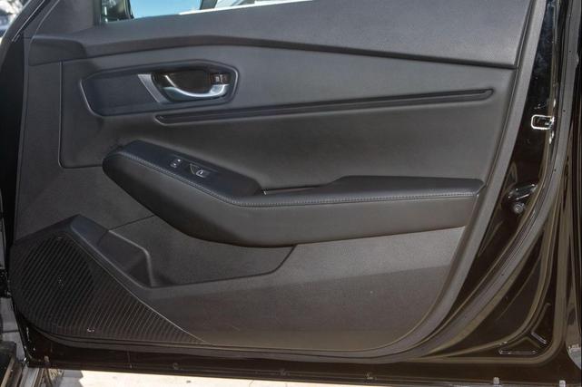 Photo of 2025 Crystal Black Pearl Honda Accord Hybrid