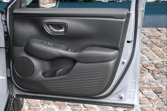 Photo of 2026 Urban Gray Pearl Honda HR-V