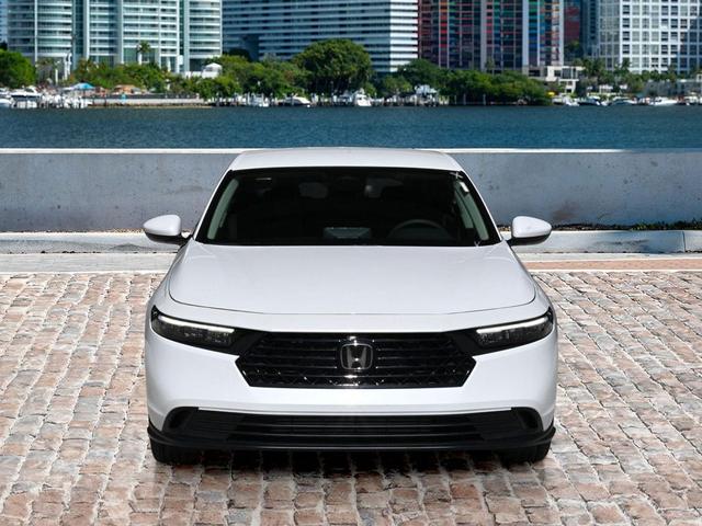 Photo of 2025 Platinum White Pearl Honda Accord