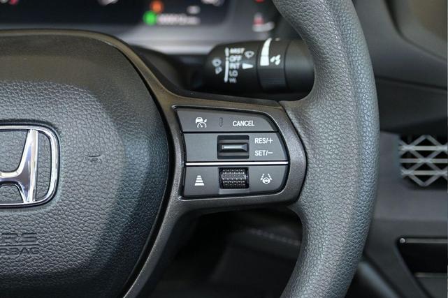 Photo of 2025 Platinum White Pearl Honda Accord