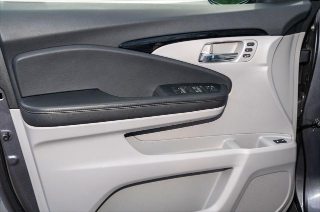 Photo of 2022 Modern Steel Metallic Honda Pilot