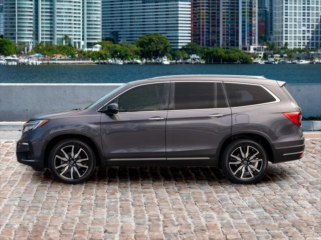 Photo of 2022 Modern Steel Metallic Honda Pilot