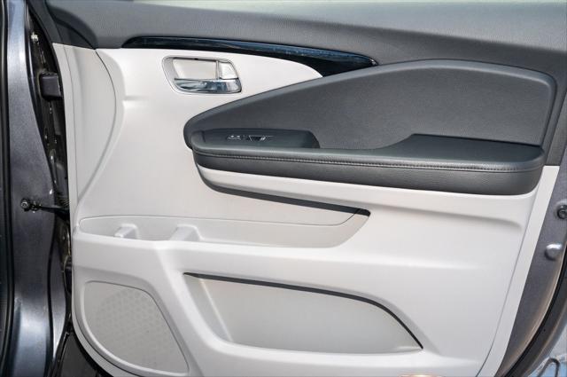 Photo of 2022 Modern Steel Metallic Honda Pilot