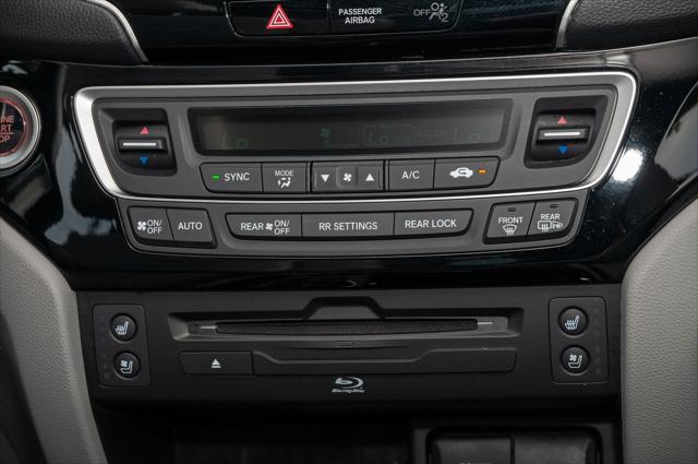 Photo of 2022 Modern Steel Metallic Honda Pilot