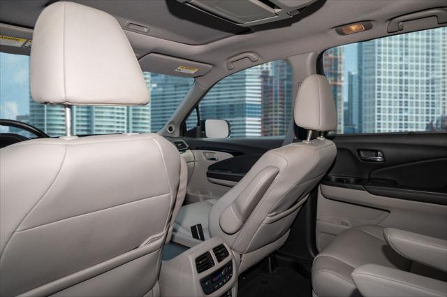 Photo of 2022 Modern Steel Metallic Honda Pilot