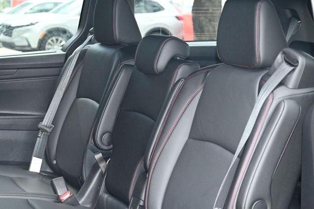 Photo of 2026 Celestial Blue Metallic Honda Odyssey