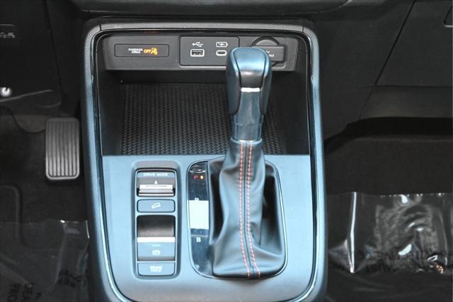 Photo of 2023 Lunar Silver Metallic Honda CR-V Hybrid