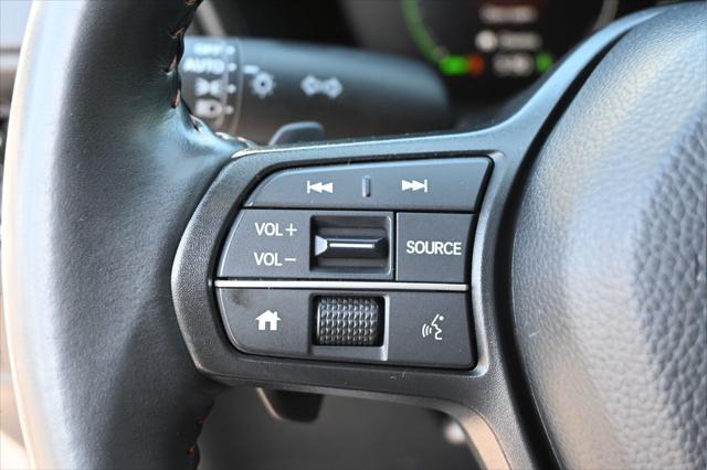 Photo of 2023 Lunar Silver Metallic Honda CR-V Hybrid