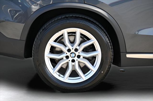 Photo of 2022 Arctic Grey Metallic BMW X5