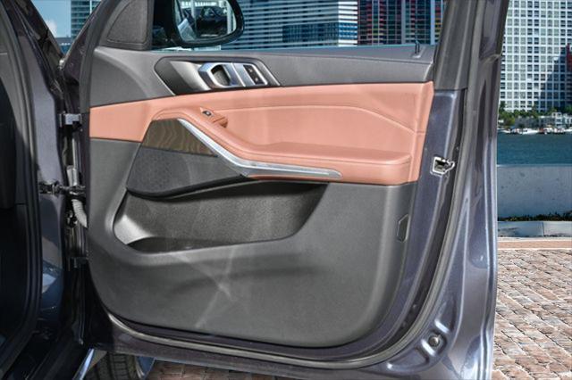 Photo of 2022 Arctic Grey Metallic BMW X5