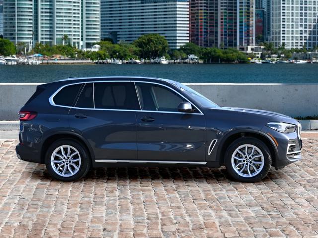 Photo of 2022 Arctic Grey Metallic BMW X5