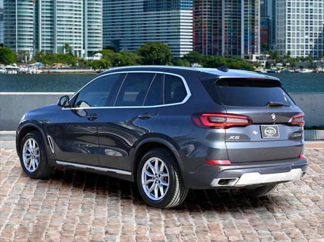Photo of 2022 Arctic Grey Metallic BMW X5