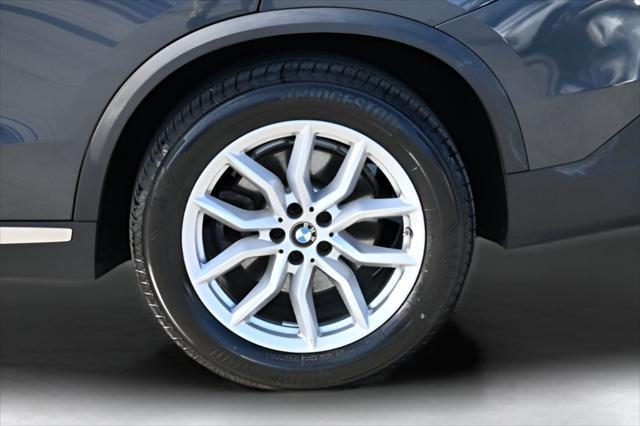 Photo of 2022 Arctic Grey Metallic BMW X5