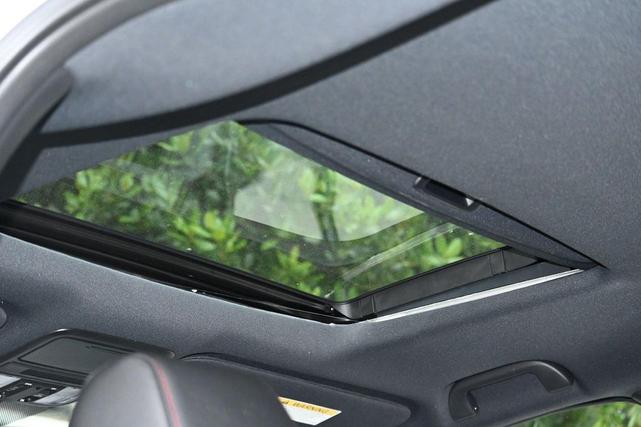 Photo of 2026 Platinum White Pearl Honda Odyssey