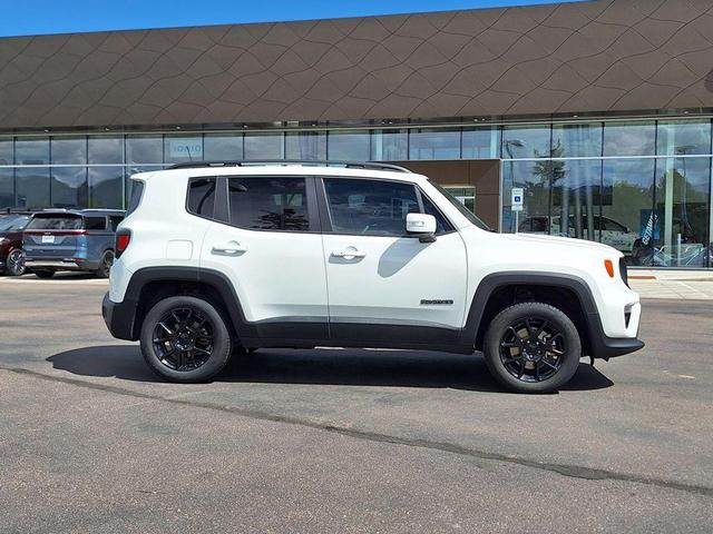 Photo of 2020 Alpine White Clearcoat Jeep Renegade