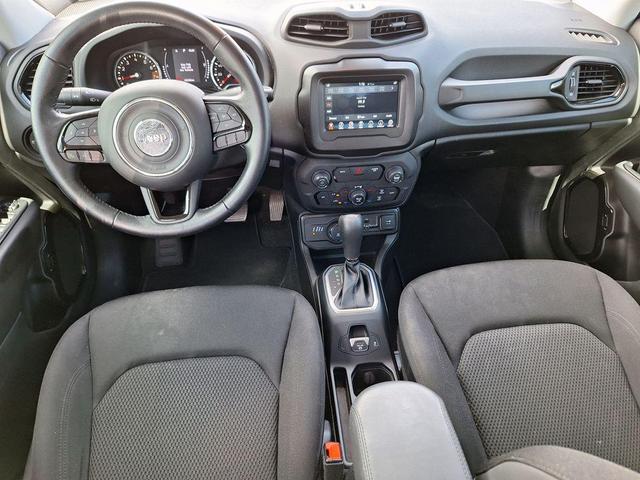 Photo of 2020 Alpine White Clearcoat Jeep Renegade